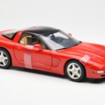 Chevrolet Corvette C5 Hardtop Rood UT Models 1:18 - image 4 of 6