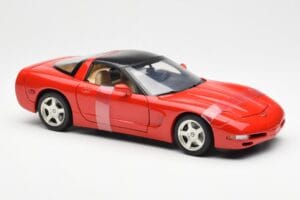 Chevrolet Corvette C5 Hardtop Rood UT Models 1:18 21041 Metaal — afbeelding 4 van 6