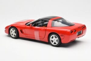 Chevrolet Corvette C5 Hardtop Rood UT Models 1:18 21041 Metaal — afbeelding 5 van 6