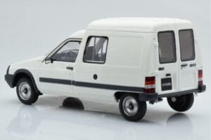 Citroen C15 E Wit Otto 1:18 OT956B Hars — afbeelding 4 van 6