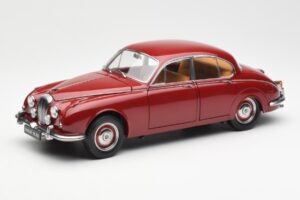 Daimler 250 V8 Rood Paragon 1:18 PA-98312