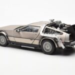 DeLorean DMC-12 Time Machine Back to the Future Zilver Sun Star 1:18 - image 4 of 8