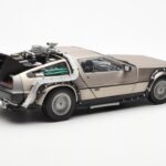 DeLorean DMC-12 Time Machine Back to the Future Zilver Sun Star 1:18 - image 5 of 8