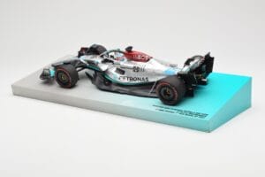 Mercedes AMG Petronas W13 E Performance #63 G. Russell Brazilian GP 1st Win 2022 Minichamps 1:18 113222163 Hars — afbeelding 3 van 4
