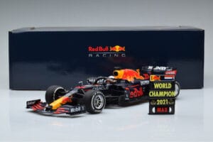 Red Bull Racing RB16B #33 M. Verstappen Abu Dhabi GP F1 World Champion 2021 Minichamps 1:18 110212333 Metaal — afbeelding 6 van 6