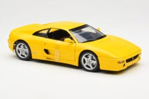 Ferrari F355 Berlinetta Geel UT Models 1:18 180074021 Metaal — afbeelding 4 van 6