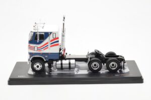 Ford CL 9000 Wit Blauw IXO 1:43 TR177