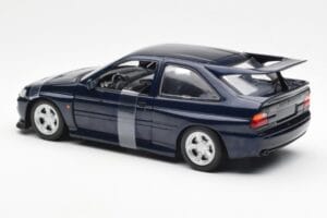 Ford Escort RS Cosworth Blauw Metallic UT Models 1:18 180082101-R1 Metaal — afbeelding 4 van 6