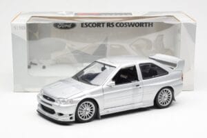 Ford Escort RS Cosworth Straatversie Zilver UT Models 1:18 22706 Metaal — afbeelding 2 van 6