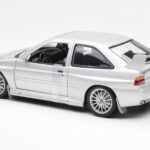 Ford Escort RS Cosworth Straatversie Zilver UT Models 1:18 - image 4 of 6