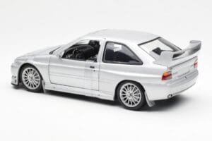 Ford Escort RS Cosworth Straatversie Zilver UT Models 1:18 22706 Metaal — afbeelding 4 van 6