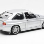 Ford Escort RS Cosworth Straatversie Zilver UT Models 1:18 - image 5 of 6
