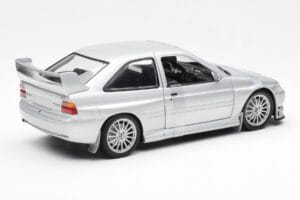 Ford Escort RS Cosworth Straatversie Zilver UT Models 1:18 22706 Metaal — afbeelding 5 van 6