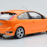 Ford Focus Mk2 ST 2.5 Electric Oranje Otto 1:18 - image 2 of 6