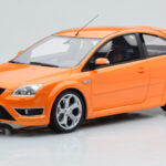 Ford Focus Mk2 ST 2.5 Electric Oranje Otto 1:18