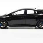 Ford Focus RS Mk3 Zwart Otto 1:18 - image 3 of 8