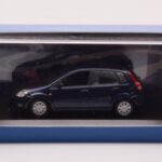 Ford Fusion Blauw Minichamps 1:43 - image 4 of 4