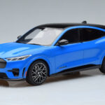 Ford Mustang Mach-E GT Performance Blauw Otto 1:18 OT414 Hars