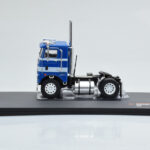 Freightliner COE Blauw Wit IXO 1:43 - image 2 of 4