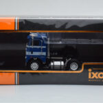 Freightliner COE Blauw Wit IXO 1:43 - image 4 of 4
