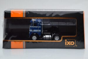 Freightliner COE Blauw Wit IXO 1:43 TR111 Metaal — afbeelding 4 van 4