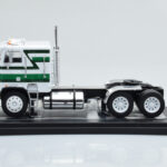 Freightliner FLA Wit Groen IXO 1:43 - image 2 of 4