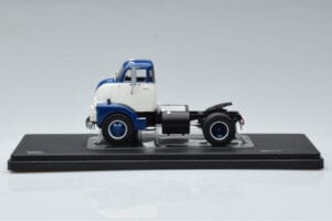 GMC 950 COE Blauw Wit IXO 1:43 TR150 Metaal — afbeelding 3 van 6