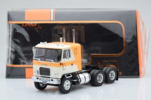 GMC Astro 95 Beige Wit IXO 1:43 TR167 Metaal — afbeelding 5 van 5