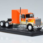 GMC General Oranje IXO 1:43 TR129 - image 4 of 6