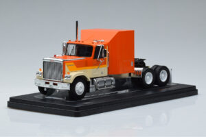 GMC General Oranje IXO 1:43 TR129
