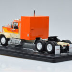 GMC General Oranje IXO 1:43 TR129 - image 5 of 6