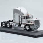 GMC General SBFA Zilver IXO 1:43 - image 4 of 6