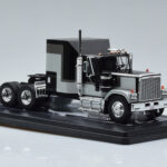GMC General Zilver Zwart IXO 1:43 TR117 - image 4 of 6