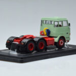 Henschel HS 19 TS Groen IXO 1:43 - image 2 of 6