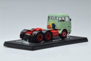 Henschel HS 19 TS Groen IXO 1:43 TR151 Metaal — afbeelding 2 van 6