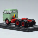 Henschel HS 19 TS Groen IXO 1:43 - image 5 of 6