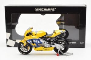 Honda RC211V Pramac Pons #3 M. Biaggi MotoGP 2003 Minichamps 1:12 122037103 Metaal — afbeelding 4 van 4