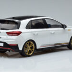 Hyundai i30 N PD Atlas Wit MCG 1:18 - image 2 of 6
