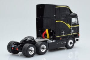 International Eagle Cabover Zwart IXO 1:43 TR169 Metaal — afbeelding 2 van 5