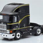 International Eagle Cabover Zwart IXO 1:43