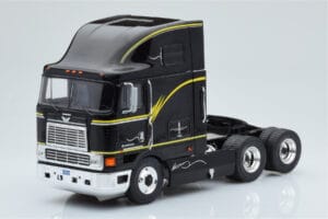 International Eagle Cabover Zwart IXO 1:43 TR169