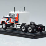 International Transtar 4300 Wit IXO 1:43 - image 5 of 6