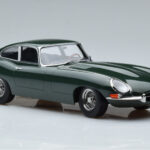 Jaguar E-Type Series 1 British Racing Groen KK-Scale 1:18 - image 4 of 6