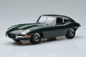 Jaguar E-Type Series 1 British Racing Groen KK-Scale 1:18