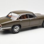 Jaguar XJ6 Series 1 4.2 Sable Bruin Paragon 1:18 2011004 - image 3 of 8