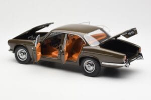 Jaguar XJ6 Series 1 4.2 Sable Bruin Paragon 1:18 2011004 Metaal — afbeelding 5 van 8