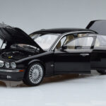 Jaguar XJ6 X350 Ebony Zwart Almost Real 1:18 - image 2 of 11
