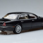 Jaguar XJ6 X350 Ebony Zwart Almost Real 1:18 - image 3 of 11