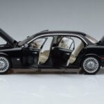 Jaguar XJ6 X350 Ebony Zwart Almost Real 1:18 - image 4 of 11