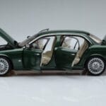 Jaguar XJ6 X350 Racing Groen Almost Real 1:18 810502 - image 4 of 13